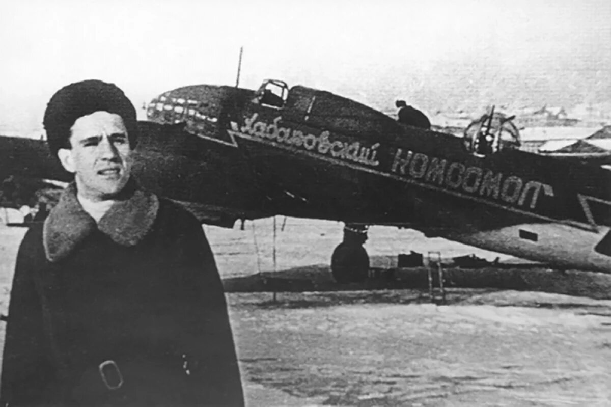    На постройку эскадрильи Ил-4 «Хабаровский комсомол» работники шахты, рудников и других предприятий района собрали 206 000 рублей.