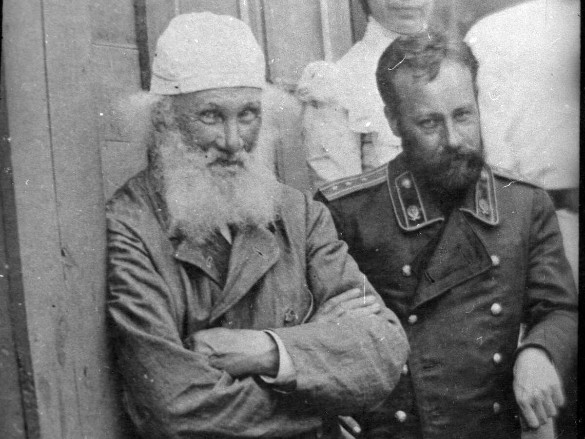    Н.В. Шумов с сыном Анатолием