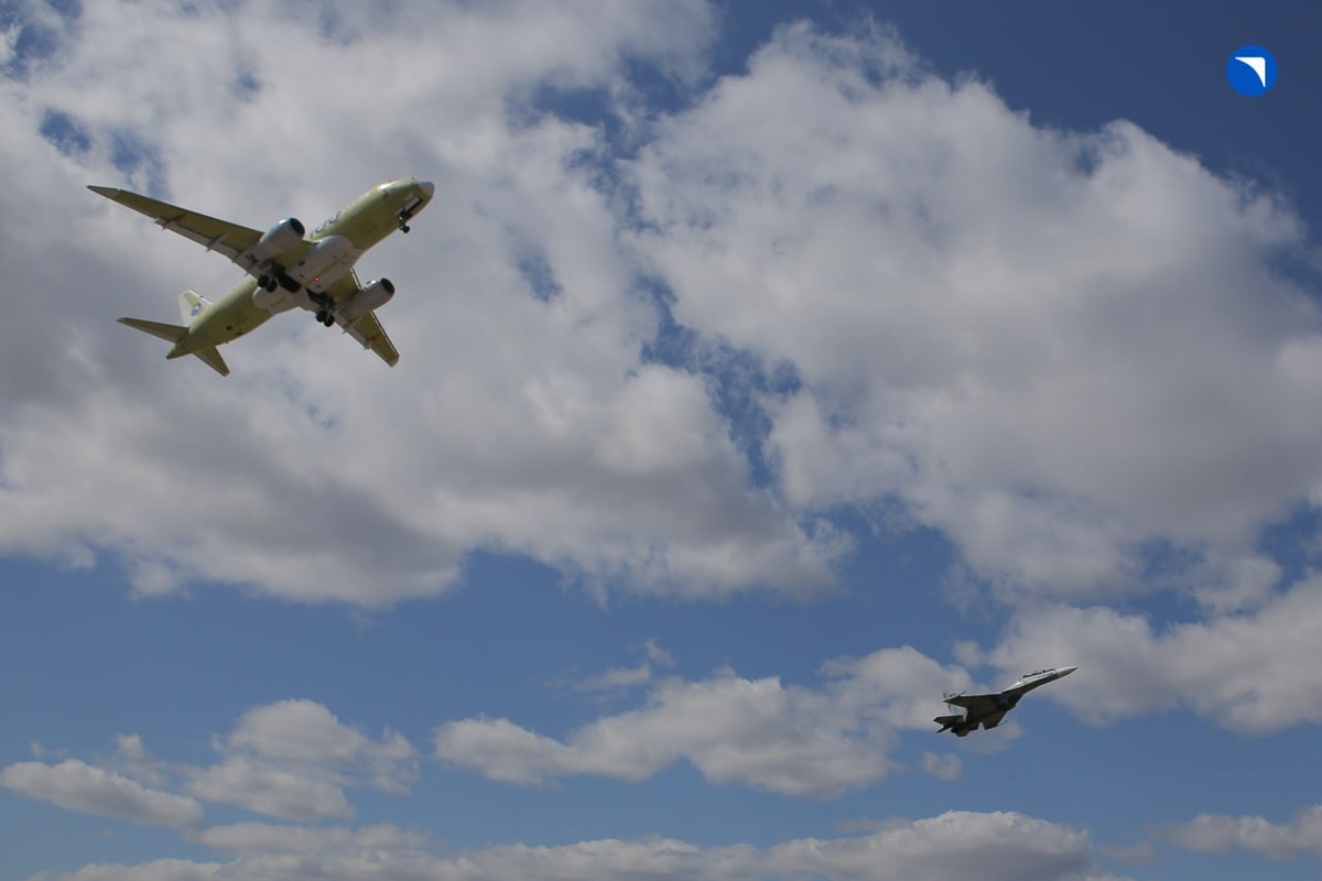   Полностью импортозамещенный «Суперджет» SJ-100 совершил первый полет