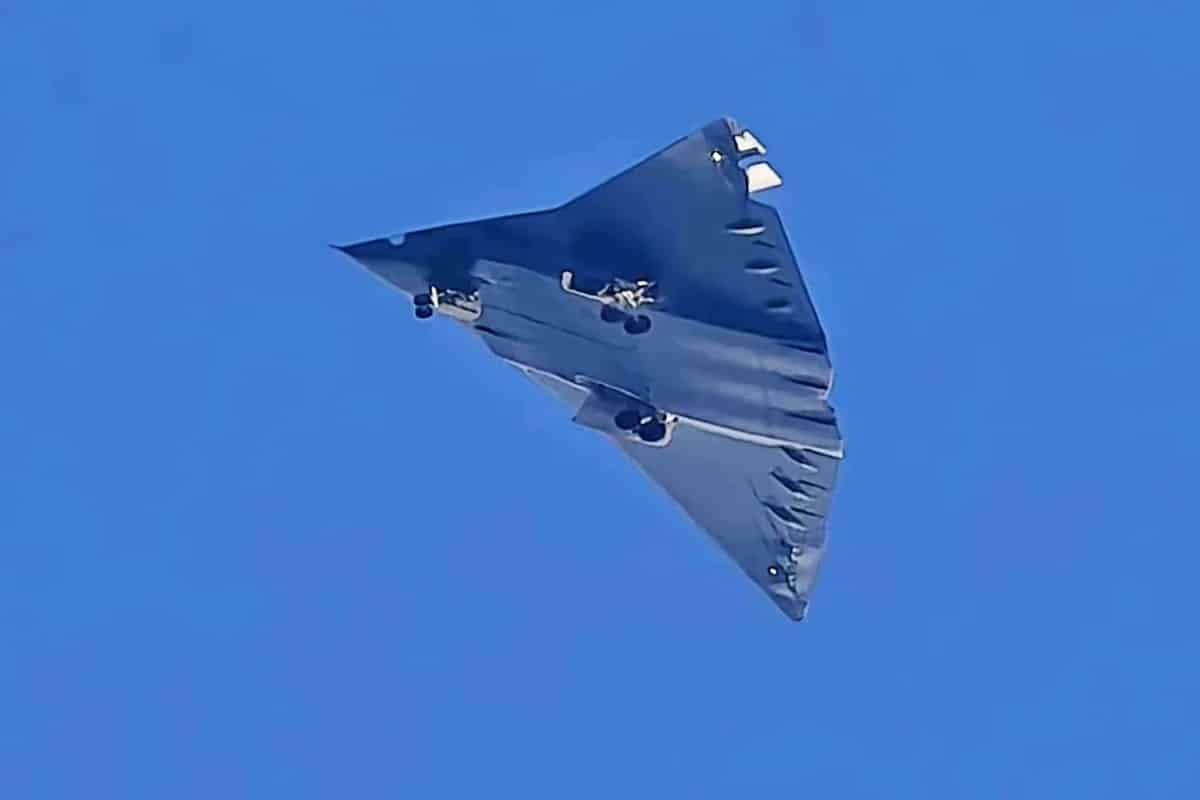    Китайский самолет-невидимка шестого поколения J-36 / © Weibo