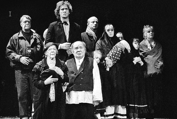 Евгений Леонов на сцене