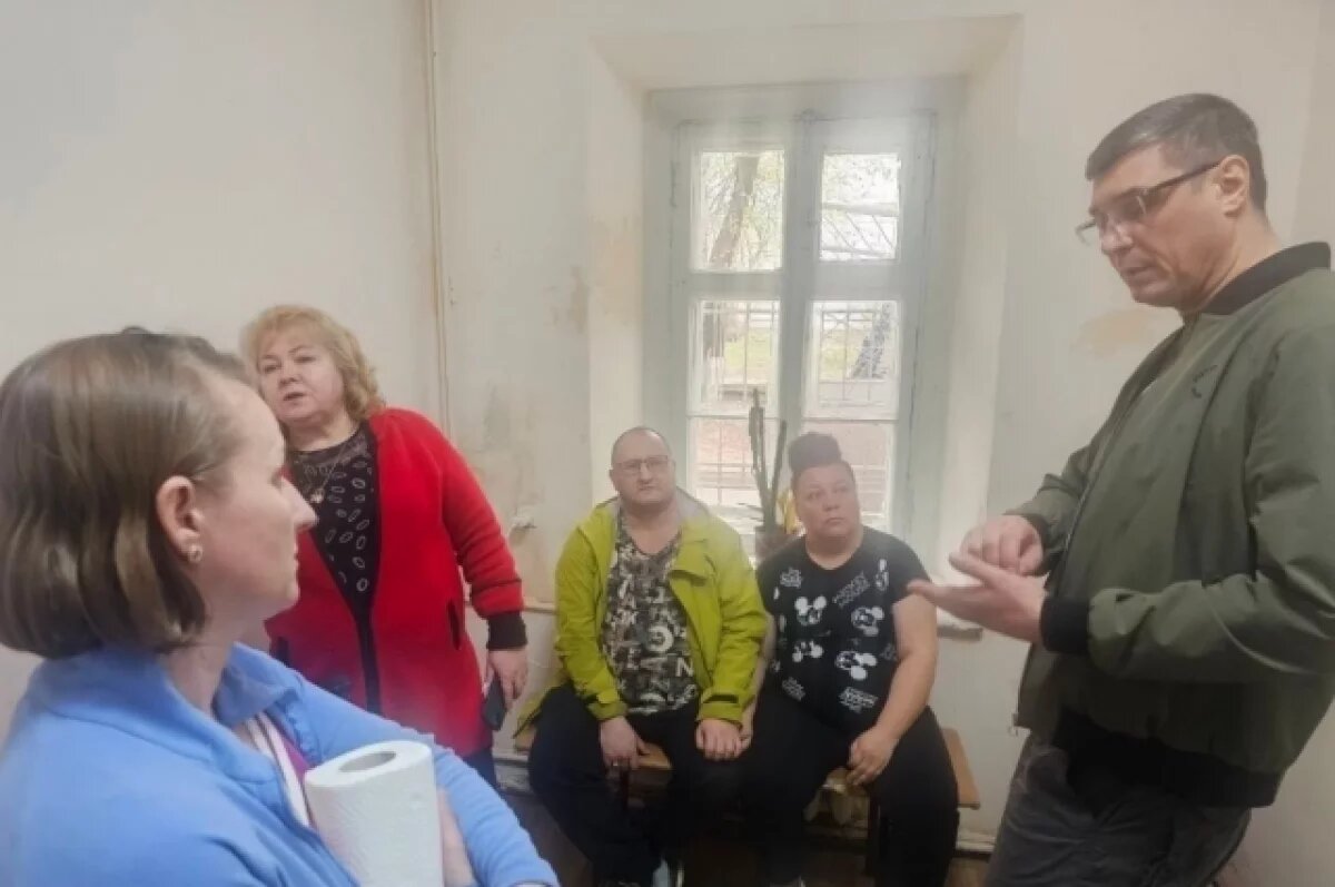    Губернатор Авдеев посетил эвакуированных после взрывов жителей