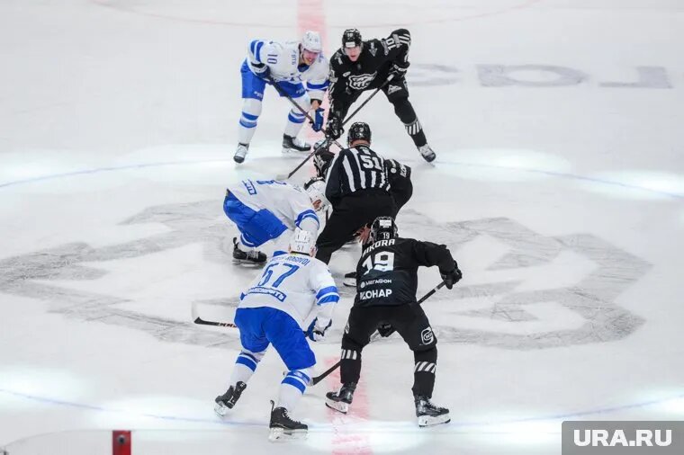 В полуфинале челябинский «Трактор» сыграет с московским «Динамо». Фото: Вадим Ахметов © URA.RU