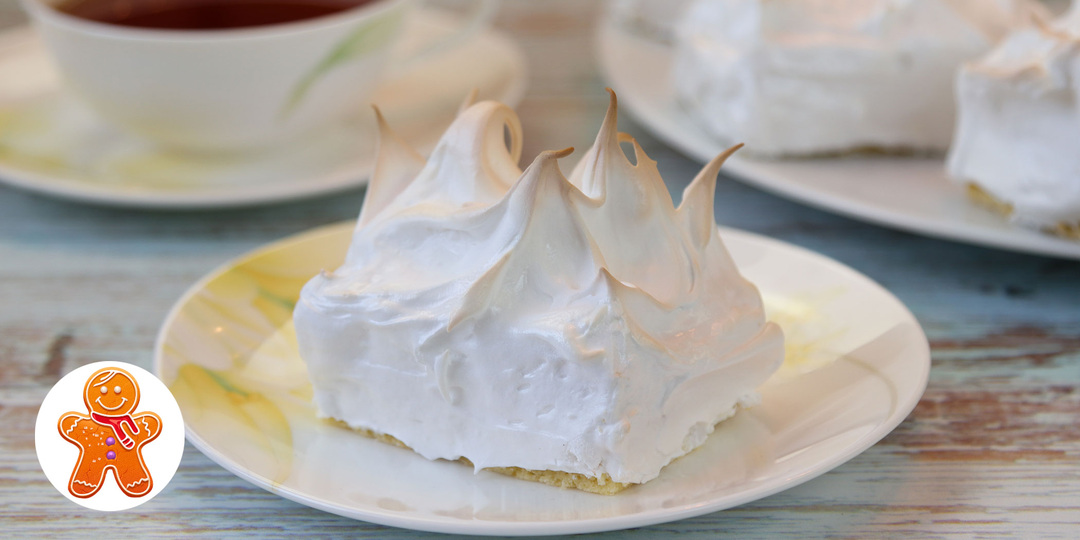 Лимонные пирожные под сладкой шапочкой