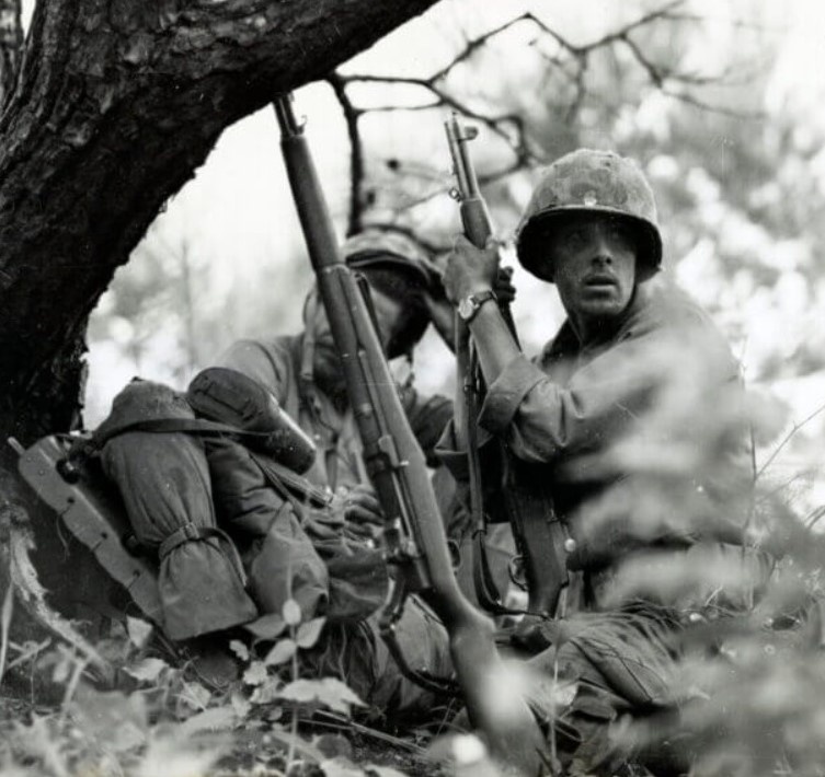 Американские морские пехотинцы в Корее (1952).