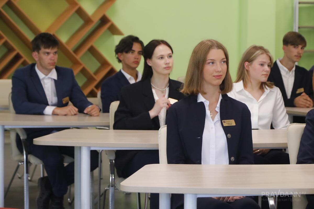    Около 59% нижегородских школьников из 10-11 классов прибегают к помощи репетиторов в учебе