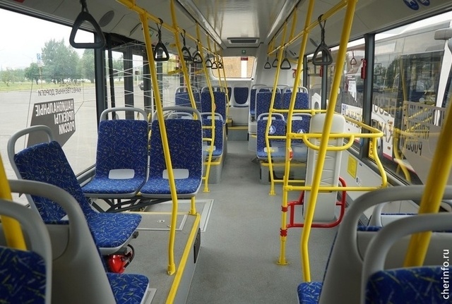    О том, что нужно увеличить количество рейсов на "девятке", говорили жители на встрече с мэром Романом Масловым.