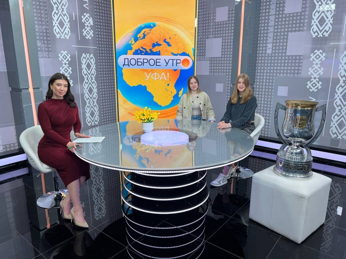    В гостях программы "Доброе утро, Уфа!" побывали обладательницы кубка Женской хоккейной лиги России