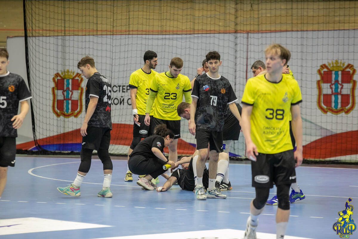    Борьбы в Омске было много