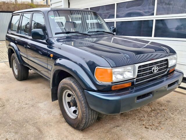 Ситуация на вторичном рынке такова, что Toyota Land Cruiser 80 чей выпуск закончился к 1997 году может продаваться по цене выше 4,5 млн рублей (если не верите, любая доска объявлений Вам в помощь - таких случаев весьма немало).