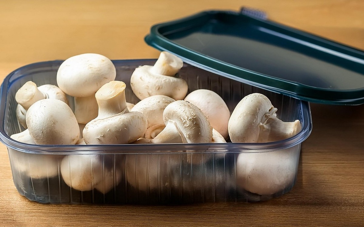 Удивитесь, как легко очистить шампиньоны без воды: хитрости бывалых хозяек / Фото: Pogovorim.by