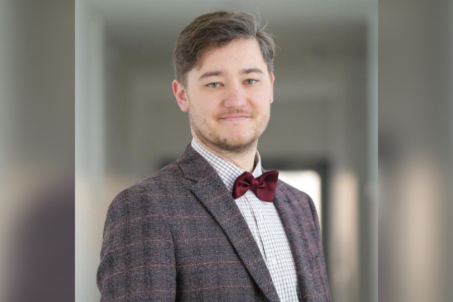    Директор школы Дмитрий Ланщиков / Источник: © Фото с сайта школы