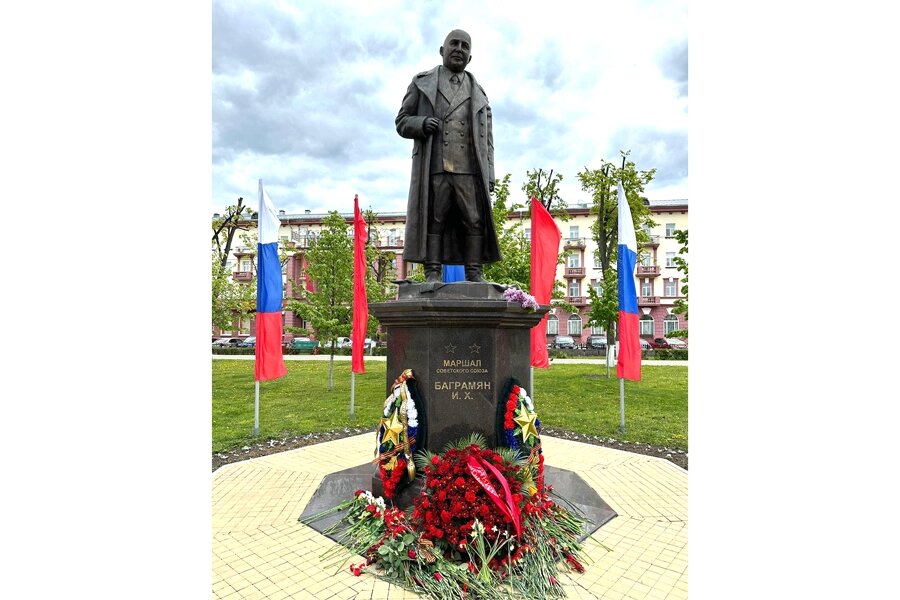    Памятник маршалу Ивану Баграмяну установили в сквере Танкистов в 2016 году. Фото:  АиФ/ Агаси Малхасян