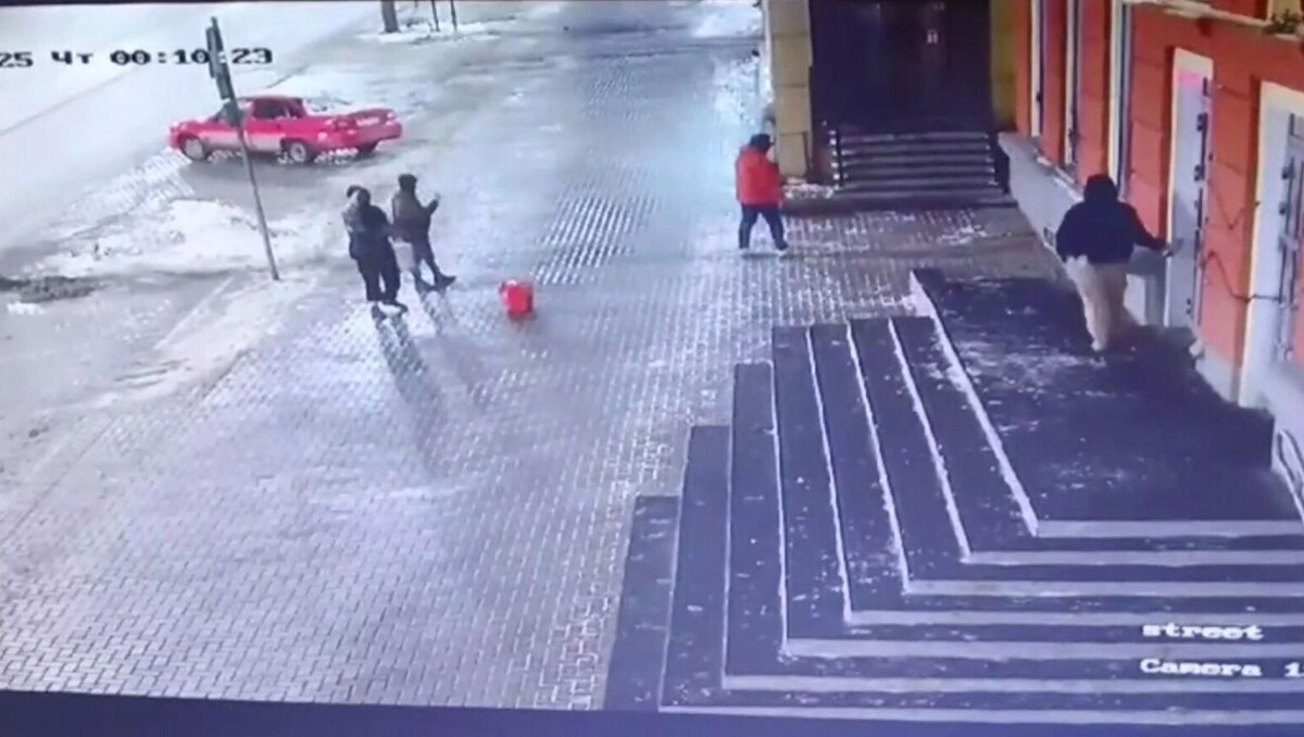     Источник: t.me/МВД по Удмуртской Республике, скриншот видео