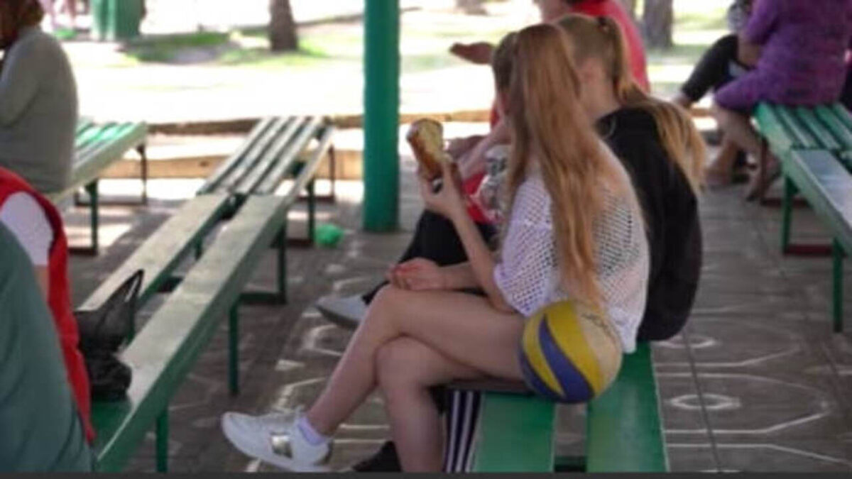    Волонтеры национального центра помощи устроили пасхальный праздник для детей в курском ПВР