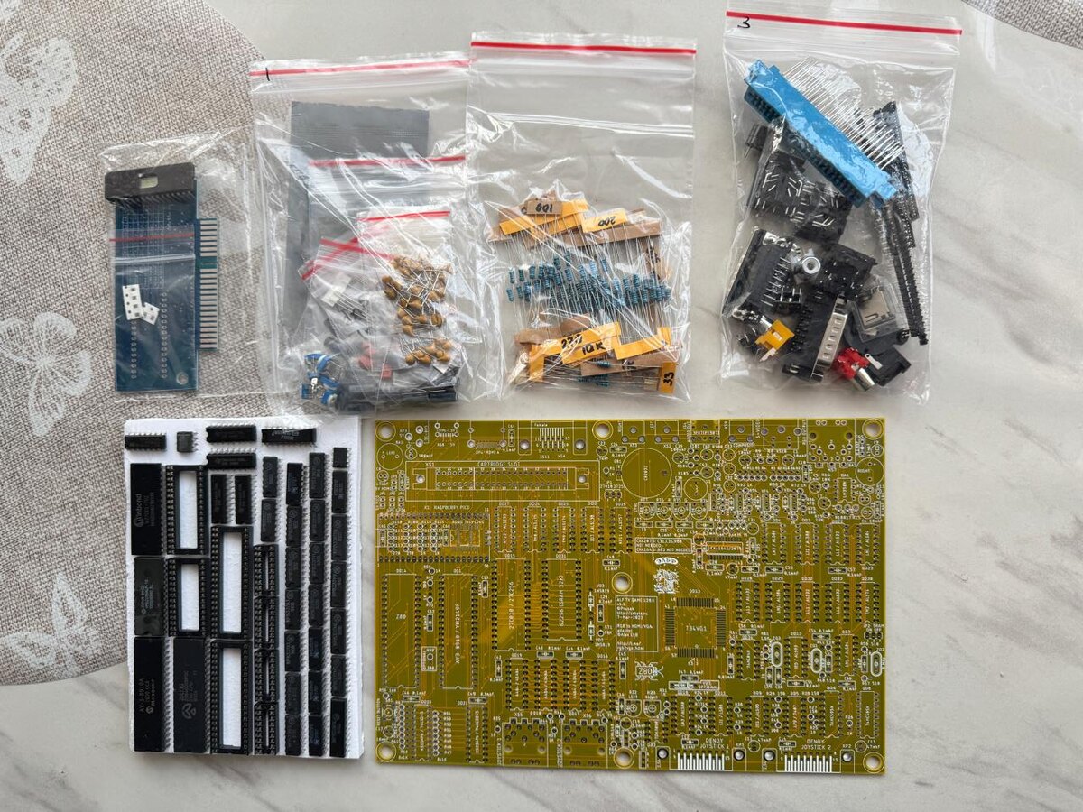 Набор для сборки игровой приставки "Эльф".