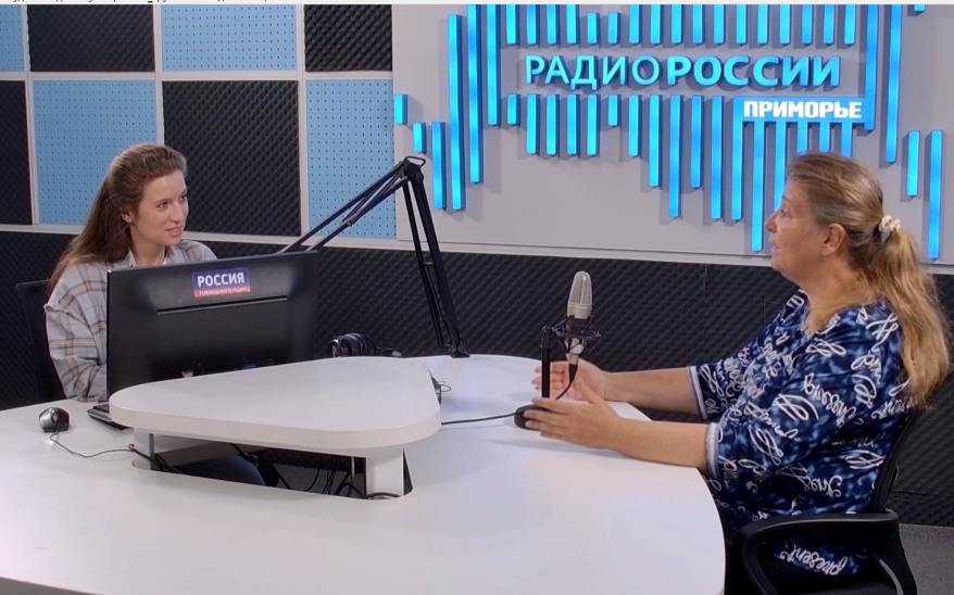 Анастасия Барабаш и Елена Оленина в медиастудии ГТРК "Владивосток"