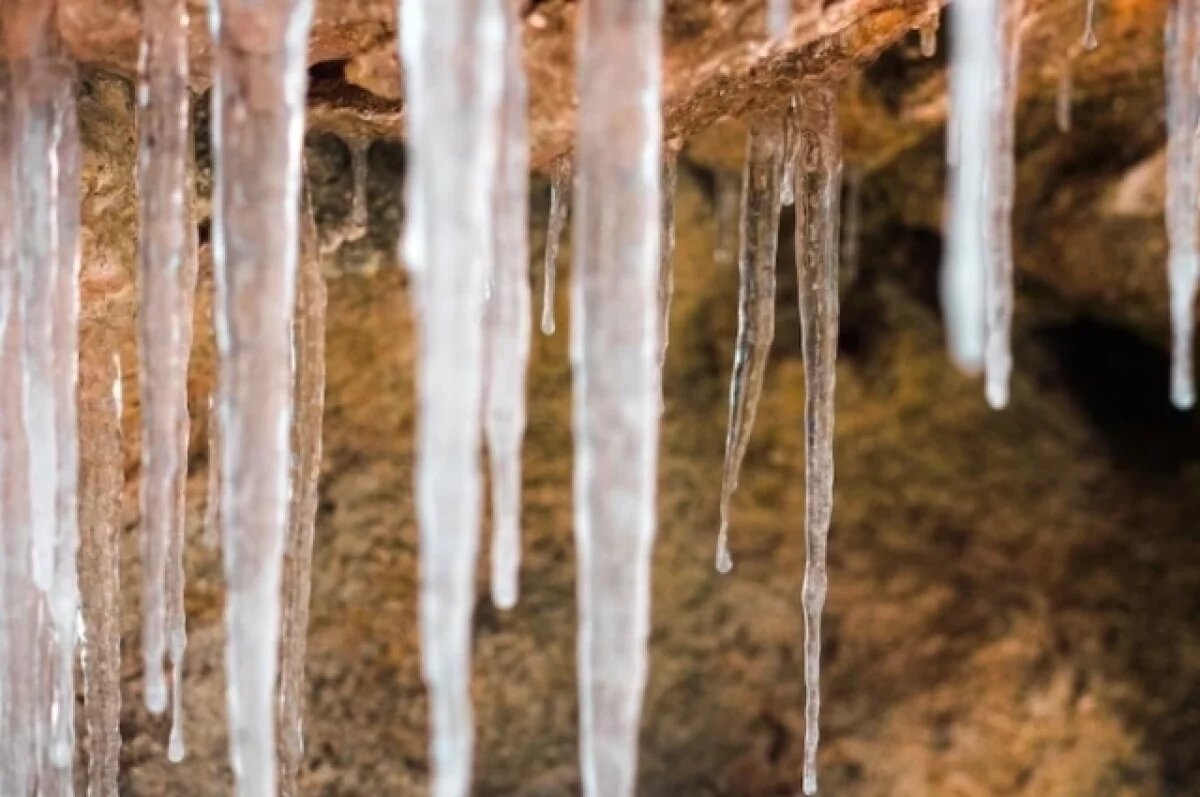    В Ялте во время ремонта автовокзала нашли сталактиты