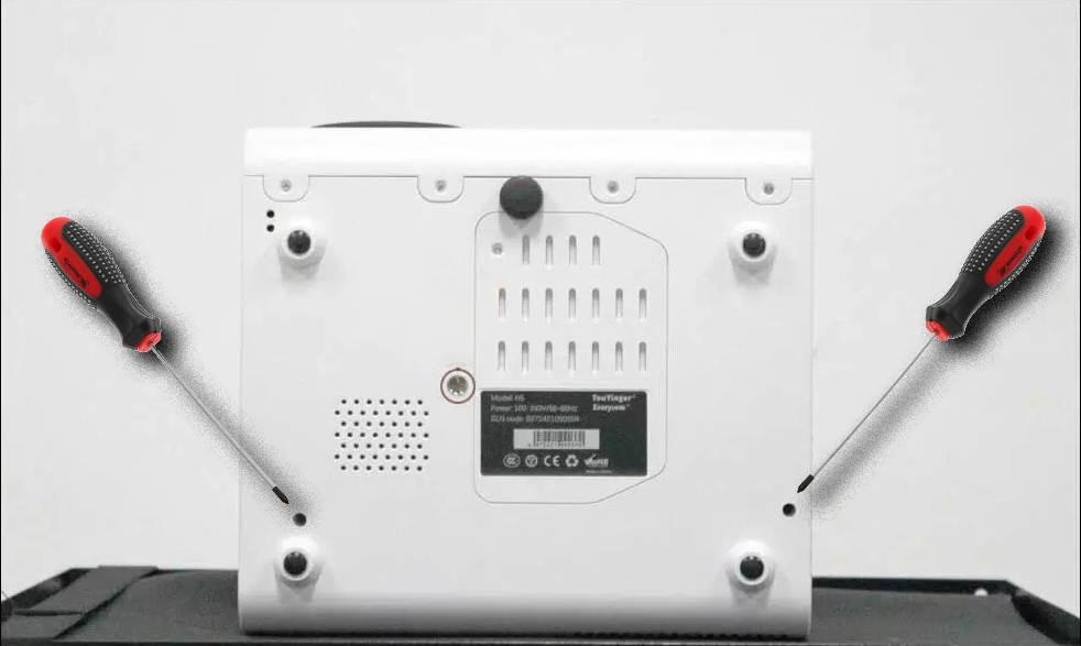 Сюда, в частности, нужно применить длинную крестовую отвёртку