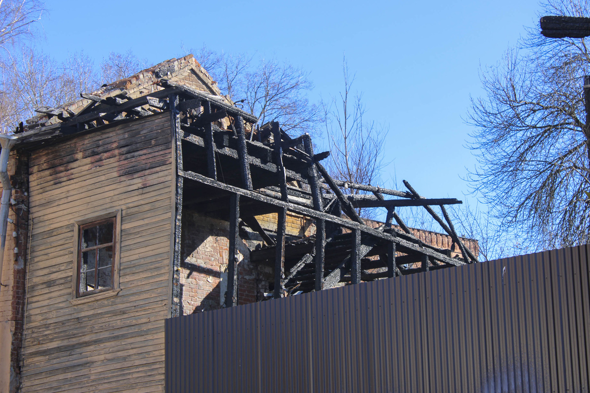 Дом сгорел вместе с домашними животными.  Фото: Фото: ФедералПресс / Ксения Кобалия