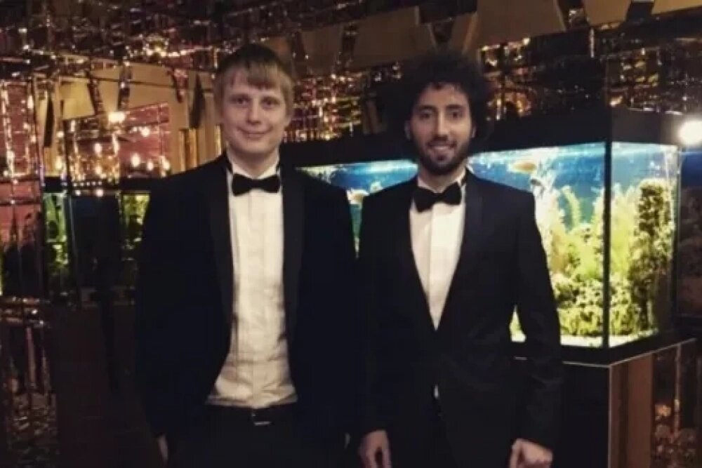    Сейчас Комиссаренко колесит по странам Европы в числе других юмористов-«релокантов». России Фото: соцсети