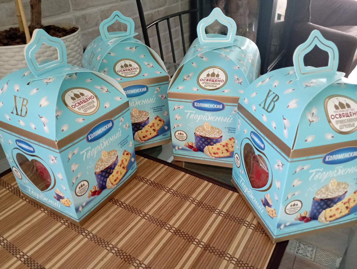 Запасы на несколько дней. Они правда крохи, но по 450 грамм, потому что из творога. 