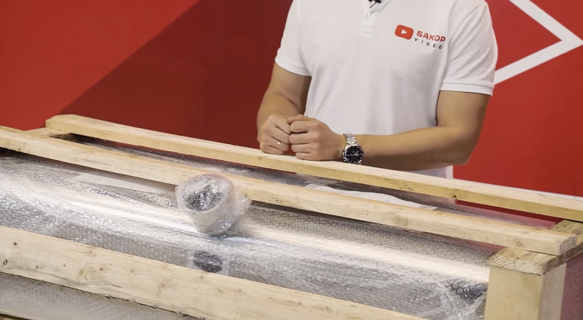 Алюминиевый топливный бак БАКОР объемом 200 литров для автомобилей Hyundai HD78 Калининградской сборки и Hyundai MIGHTY EX9 поставляется в надежной деревянной обрешетке и пузырчатой пленке. Такая упаковка гарантирует сохранность бака при транспортировке, исключая повреждения, такие как царапины и потертости, и обеспечивает безопасную доставку