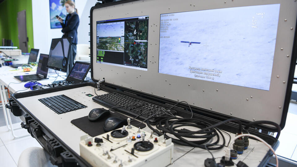     Путин указал на колоссальные возможности применения ИИ в военном деле Владимир Жабриков/URA.RU/ТАСС