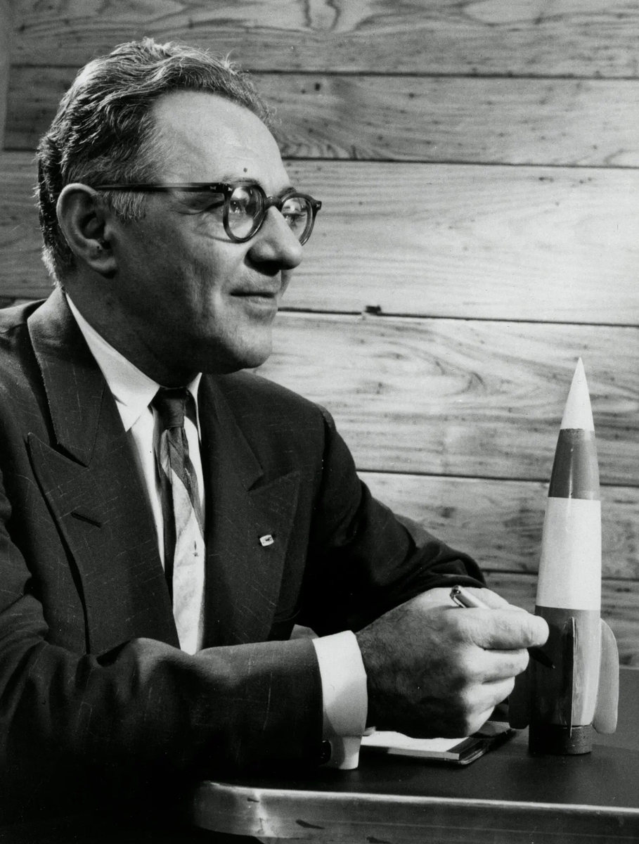 Вилли Лей много писал о потенциале космических путешествий, объясняя общественности сложные концепции астрофизики и ракетной техники.