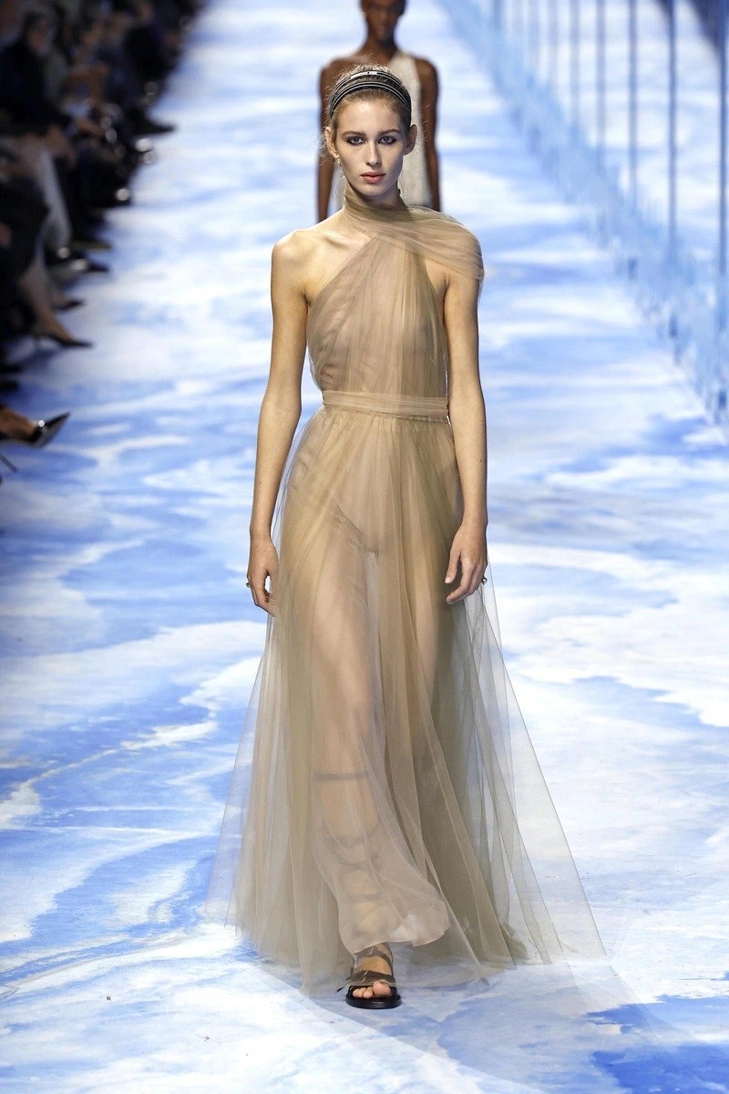Dior весна-лето 2025