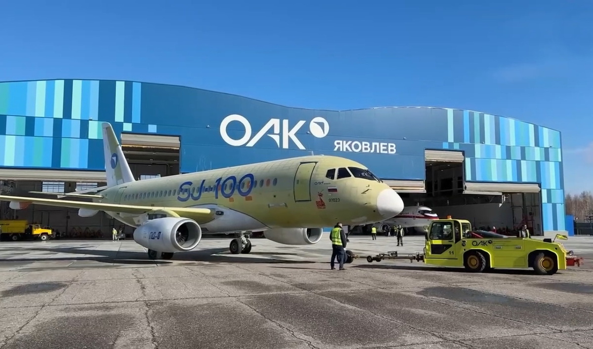 Третий опытный SJ-100 (ОП-3) б/н 97023. Кадры ОАК