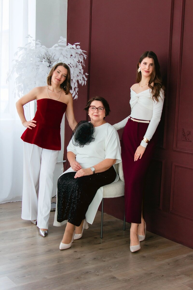 Stilistimus -- семейный проект прекрасных стилистов.