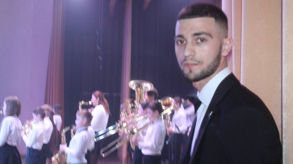  Взгляд молодого учителя из-за кулис