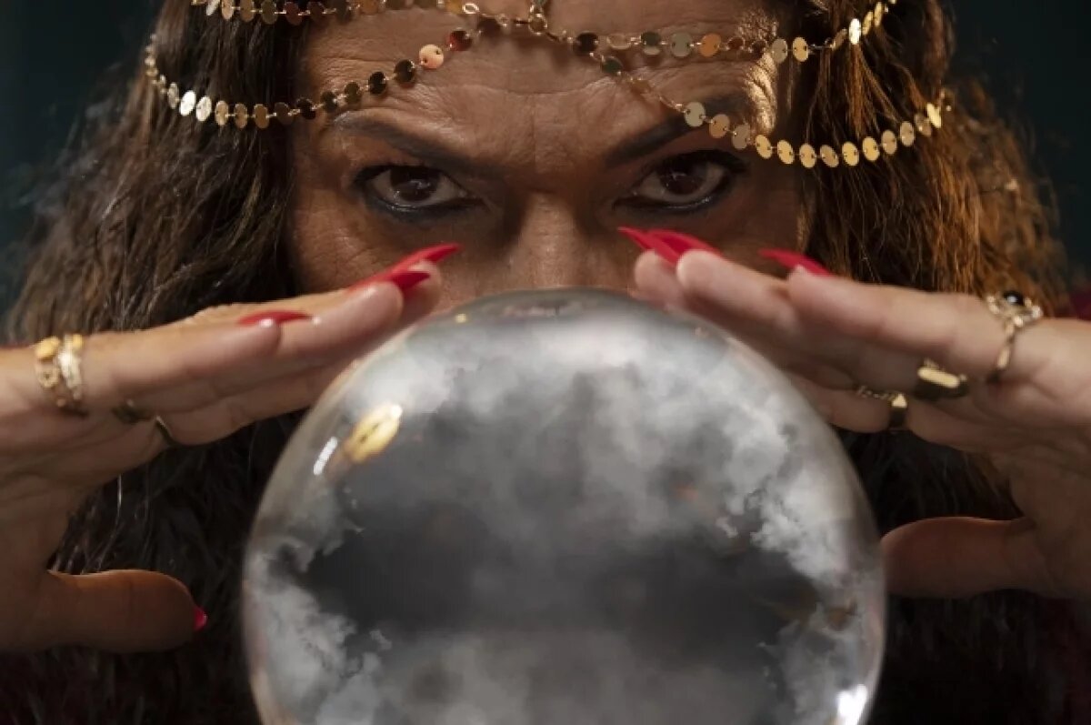    Милонов предрек исчезновение магов и гадалок после запрета рекламы их услуг