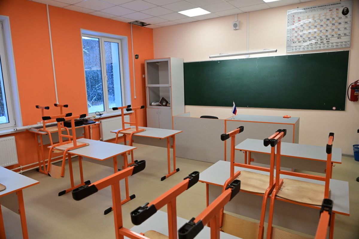    Отремонтированная школа в поселке Элисенваара. Фото: "Республика" / Сергей Юдин