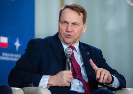    Сикорский считает, что у Украины нет повода для капитуляции