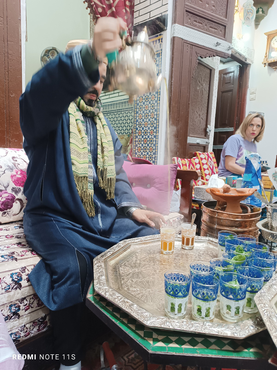 Приняли участие в чайной церемонии в марокканском доме - риаде