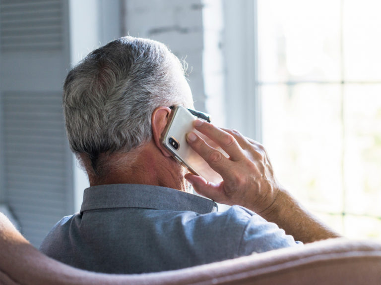    В Оренбурге дворник продал автомобиль и перевёл деньги мошенникам Оренбуржье