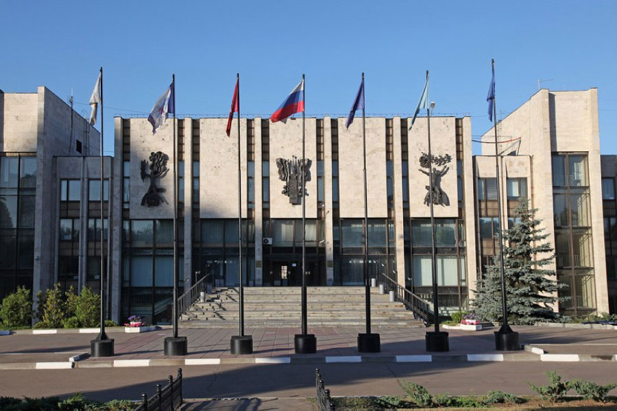 Новый закон обещает упростить путь в вузы. Но кому это выгодно на самом деле?