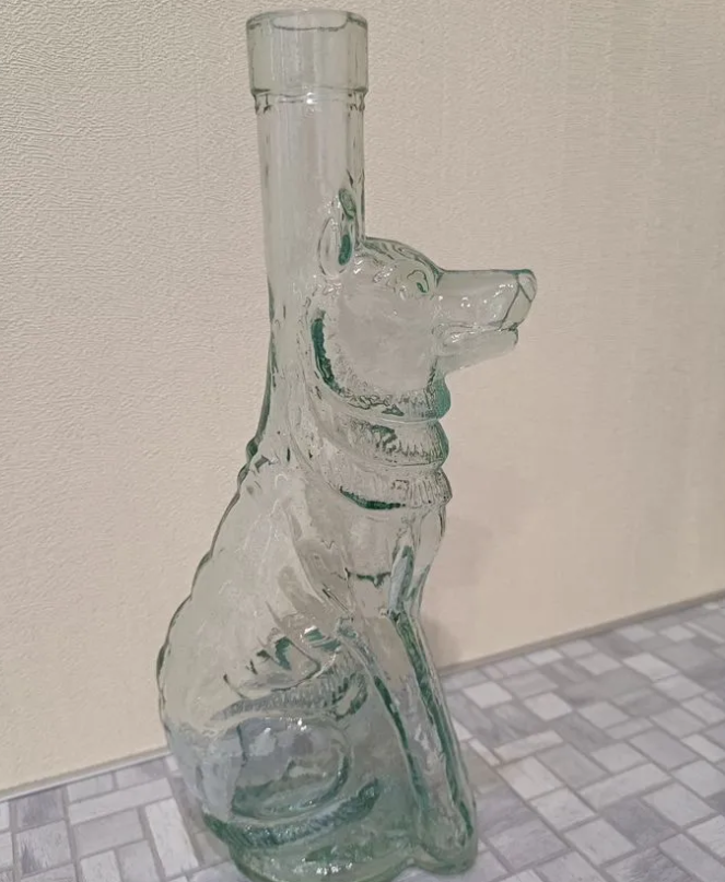    Стеклянный "Калашников" выставлен на продажу в ПетрозаводскеАвито