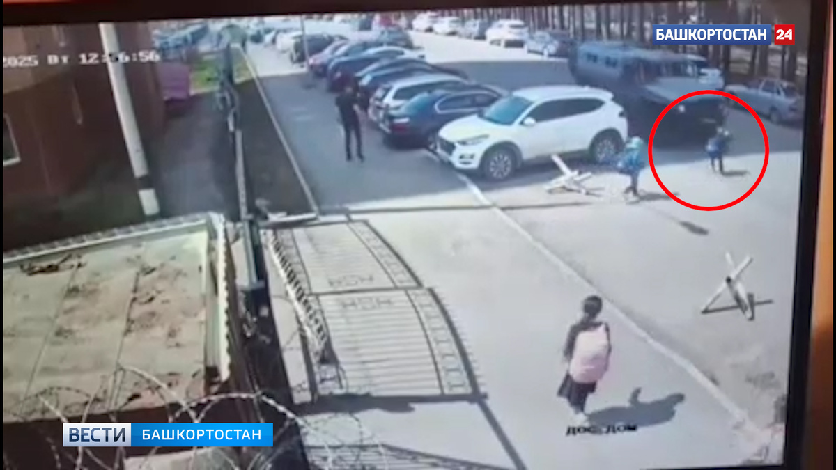    В Уфе грузовик сбил мальчика, резко выбежавшего на дорогу