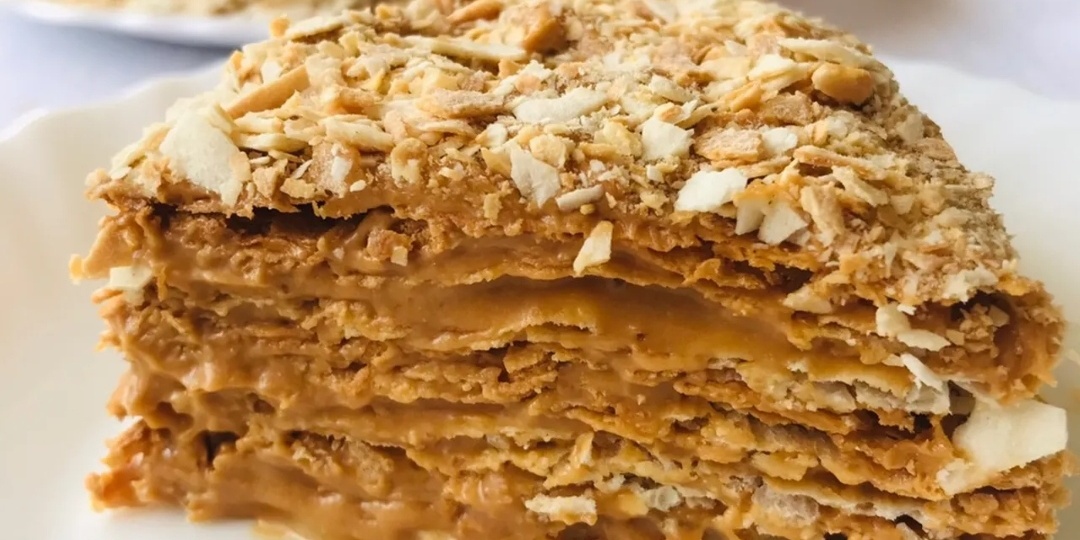 Лаваш и банка сгущёнки – бомбический торт готов: гости решили, что купила в магазине.