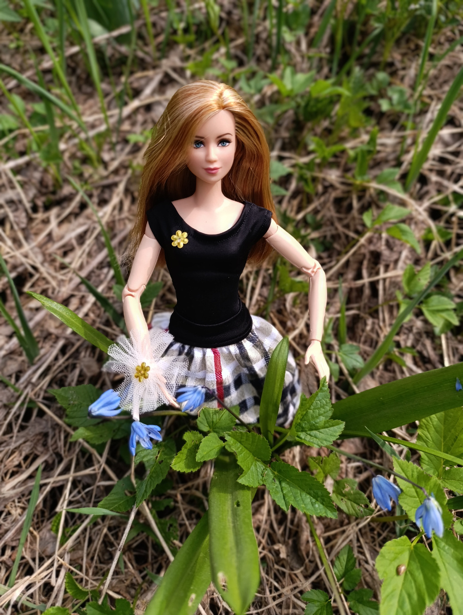 Только я Трис из рюкзака достала,сразу гляжу одной туфельки нет😱и в рюкзаке нет