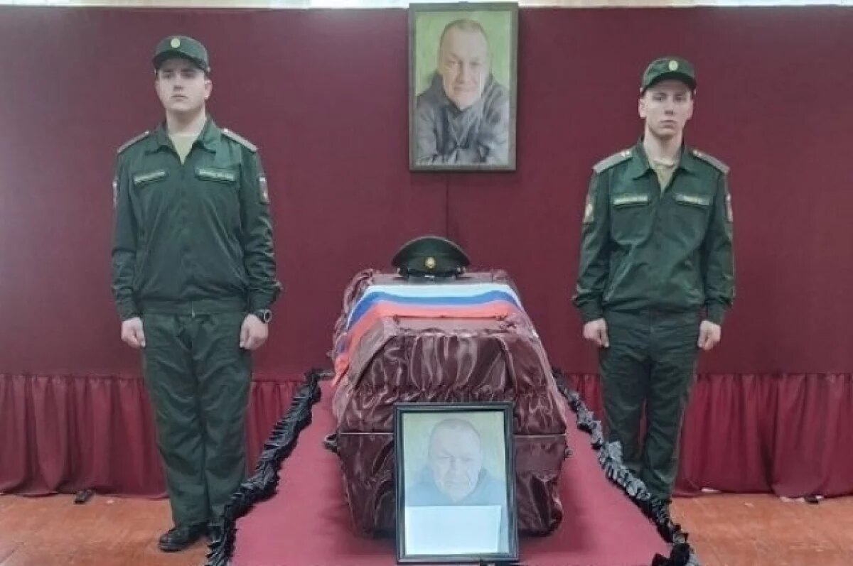    В Тверской области в последний путь проводили участника СВО Романа Кузьмина