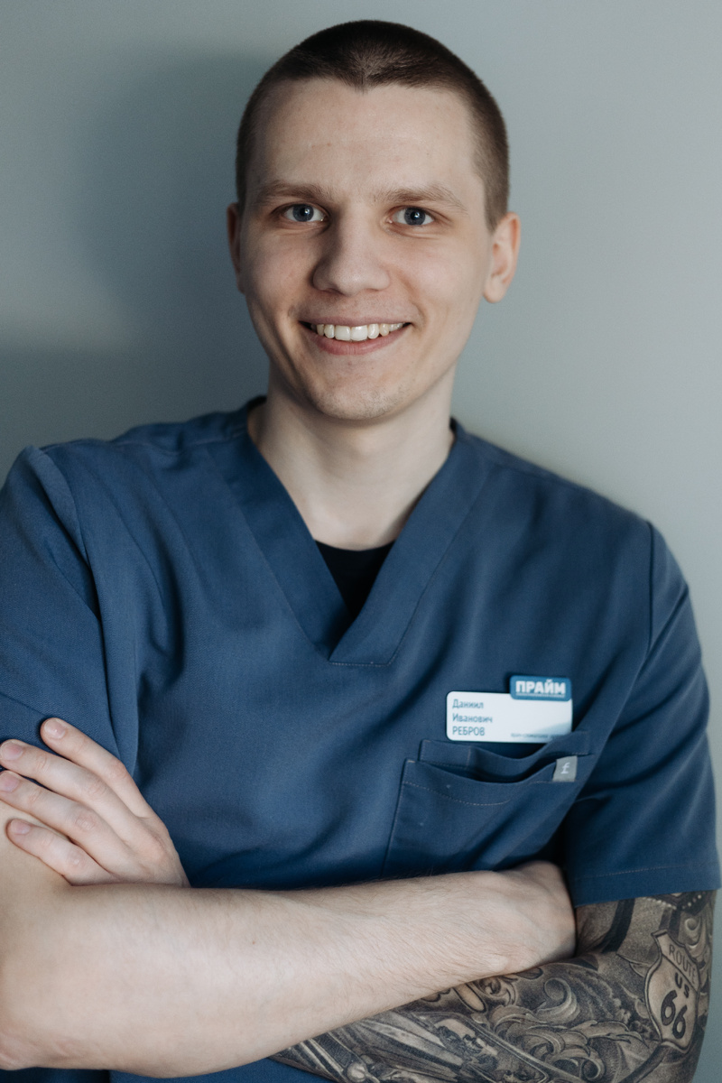 Даниил Иванович специализируется на керамических реставрациях. 