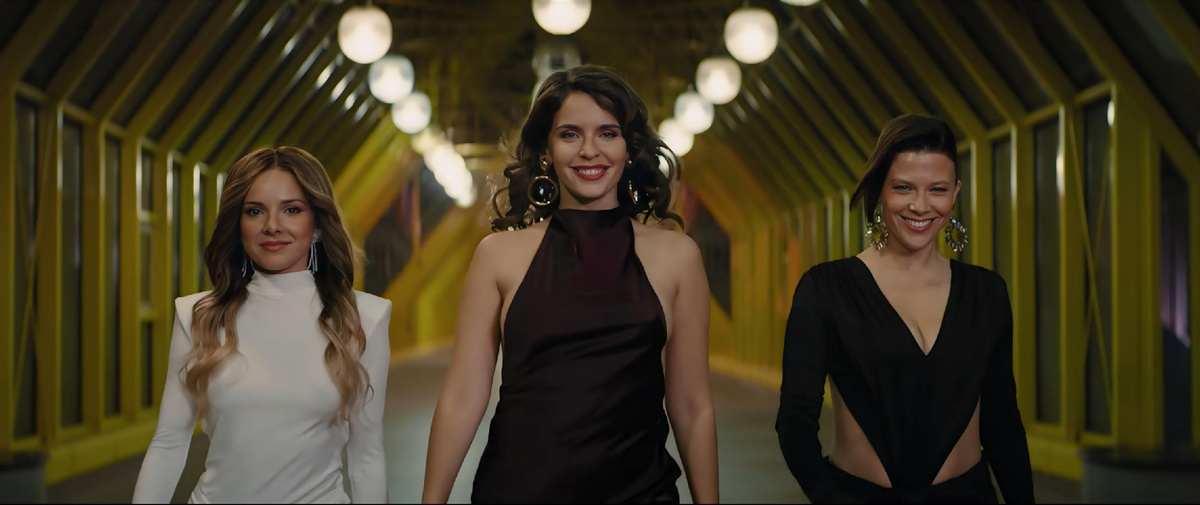 Кадр из сериала Анна Глаубэ в роли Софии Лиза Моряк в роли Анфисы и Ольга Смирнова в роли Милены