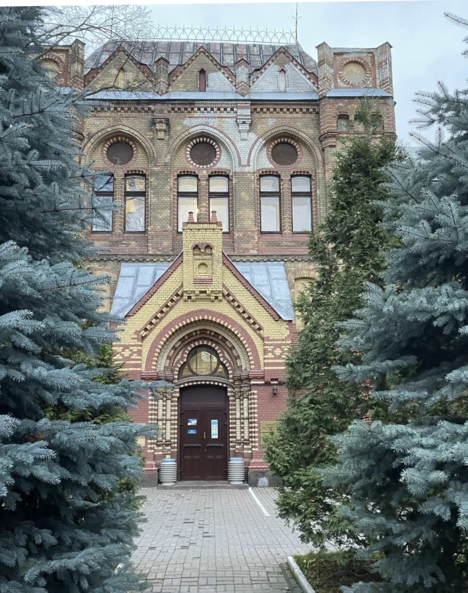 Клиника шикарная. Здание, обстановка внутри, опрятные посетители - я была в восторге.