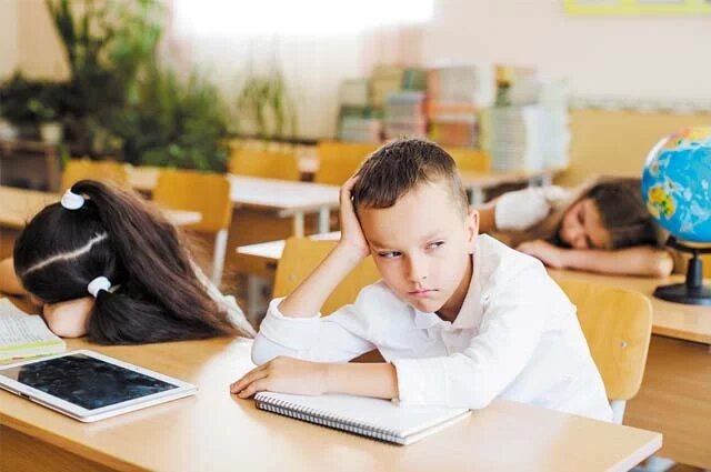    Сколько часов отвели на домашние задания младше­классникам?