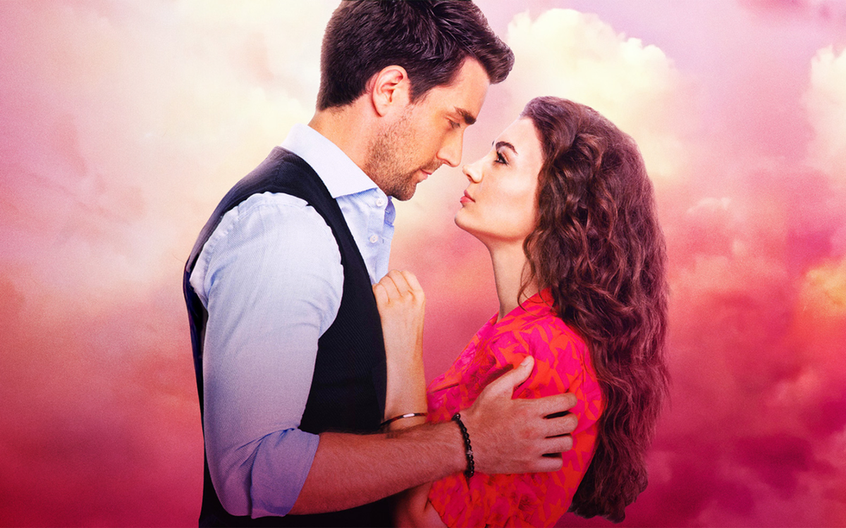 Постер сериала "Любовь напоказ"