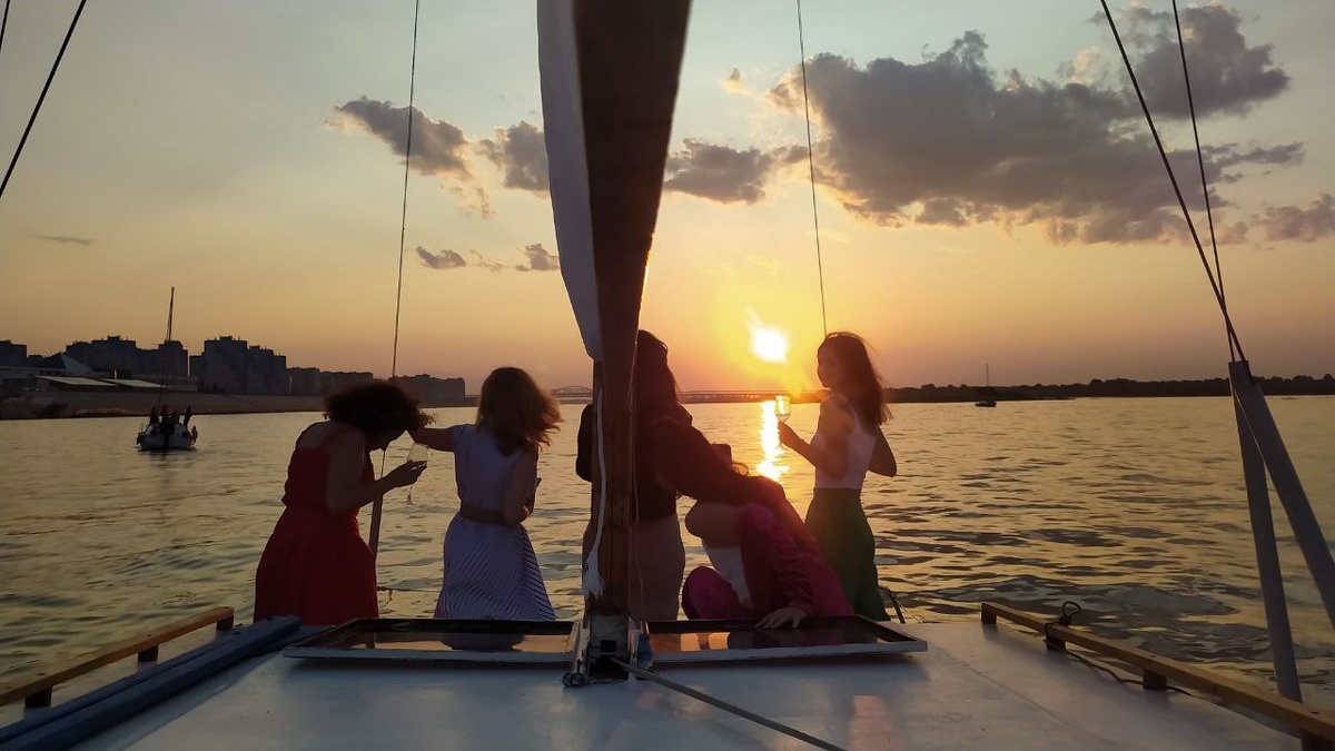 Девчонки под закат